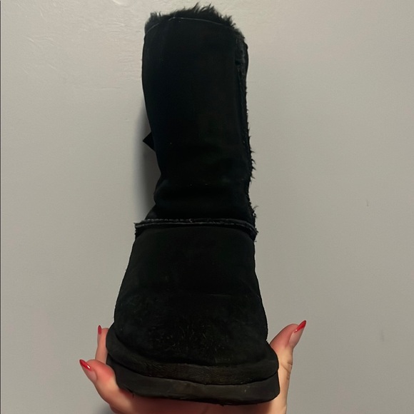 UGG Black Winter Boots with Cozy Fur Lining and Sturdy Sole - Picture 7 of 7